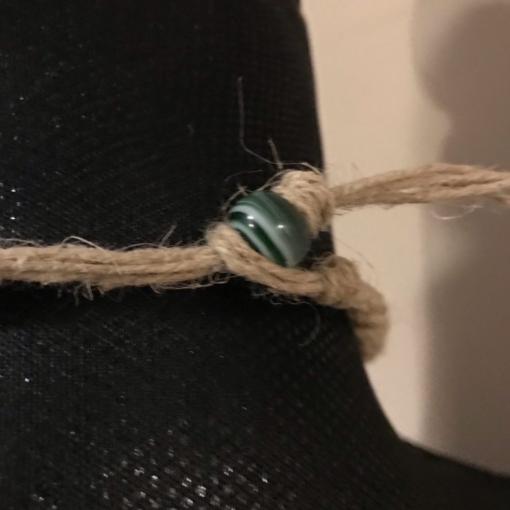 HANDMADE 100% HEMP MACRAMÉ POTLEAF NECKLACE - Picture 10 of 12